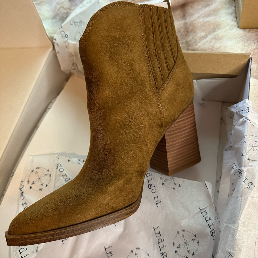 NIB Indigo Rd Booties